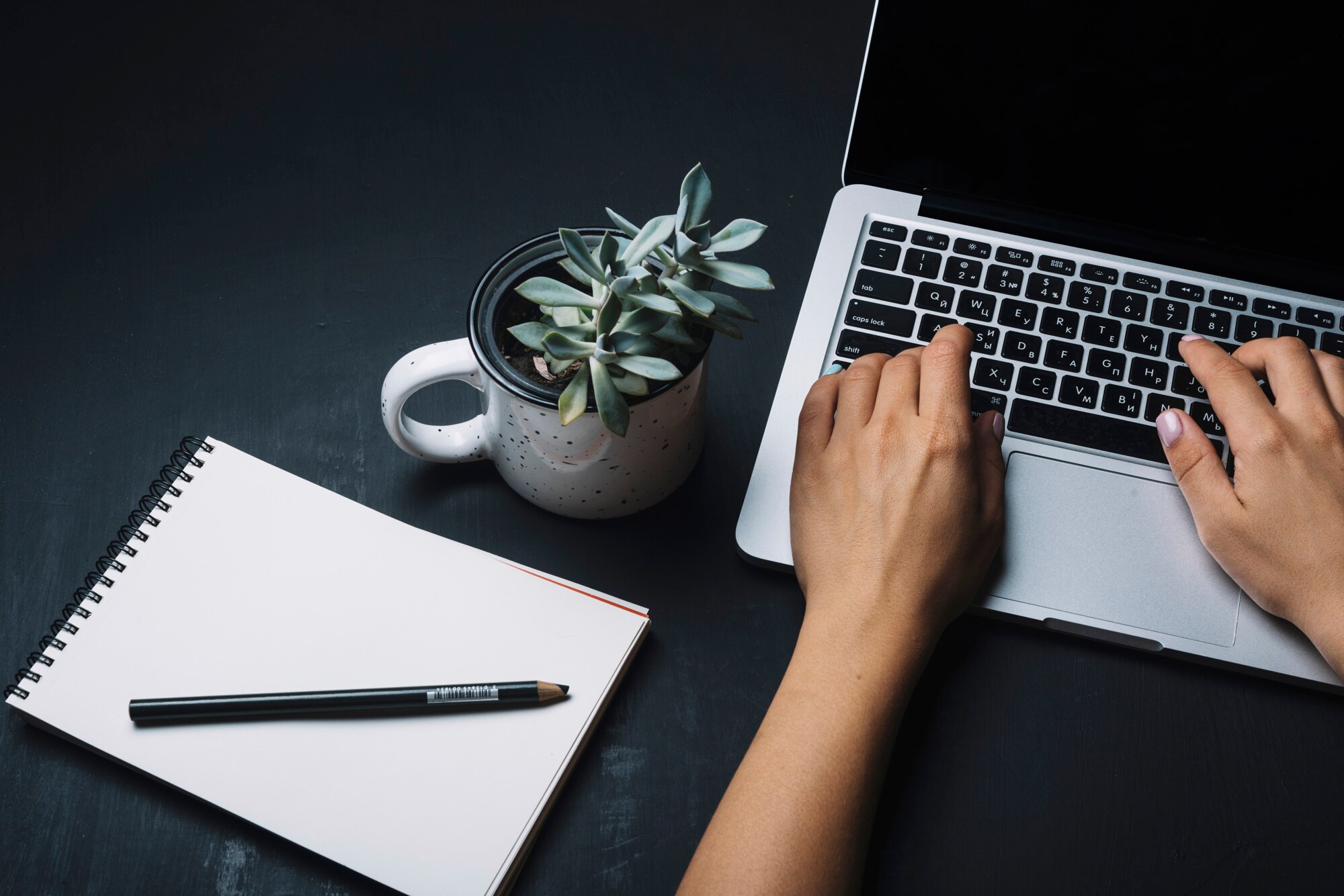 Reading an article about financial courses